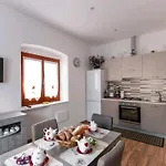 Rina's House Apartamento